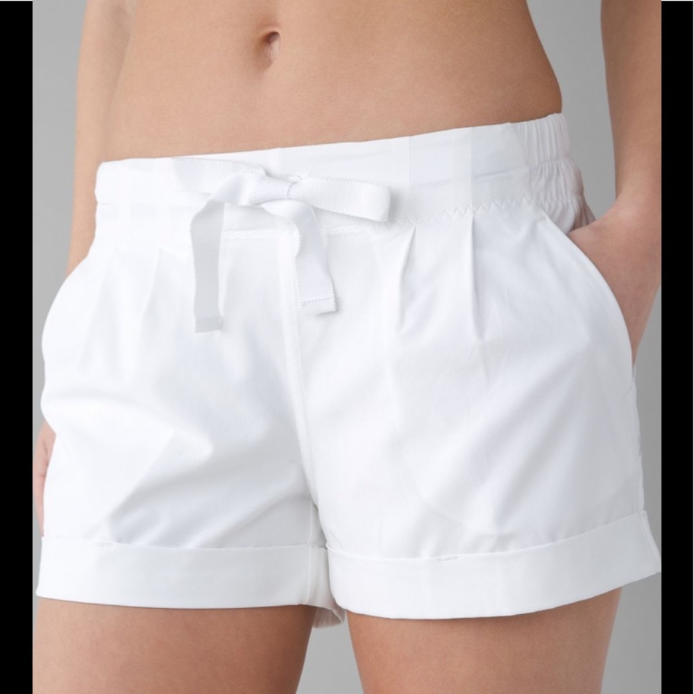 NOW AVAILABLE! – Lululemon Spring Breakaway Short ll